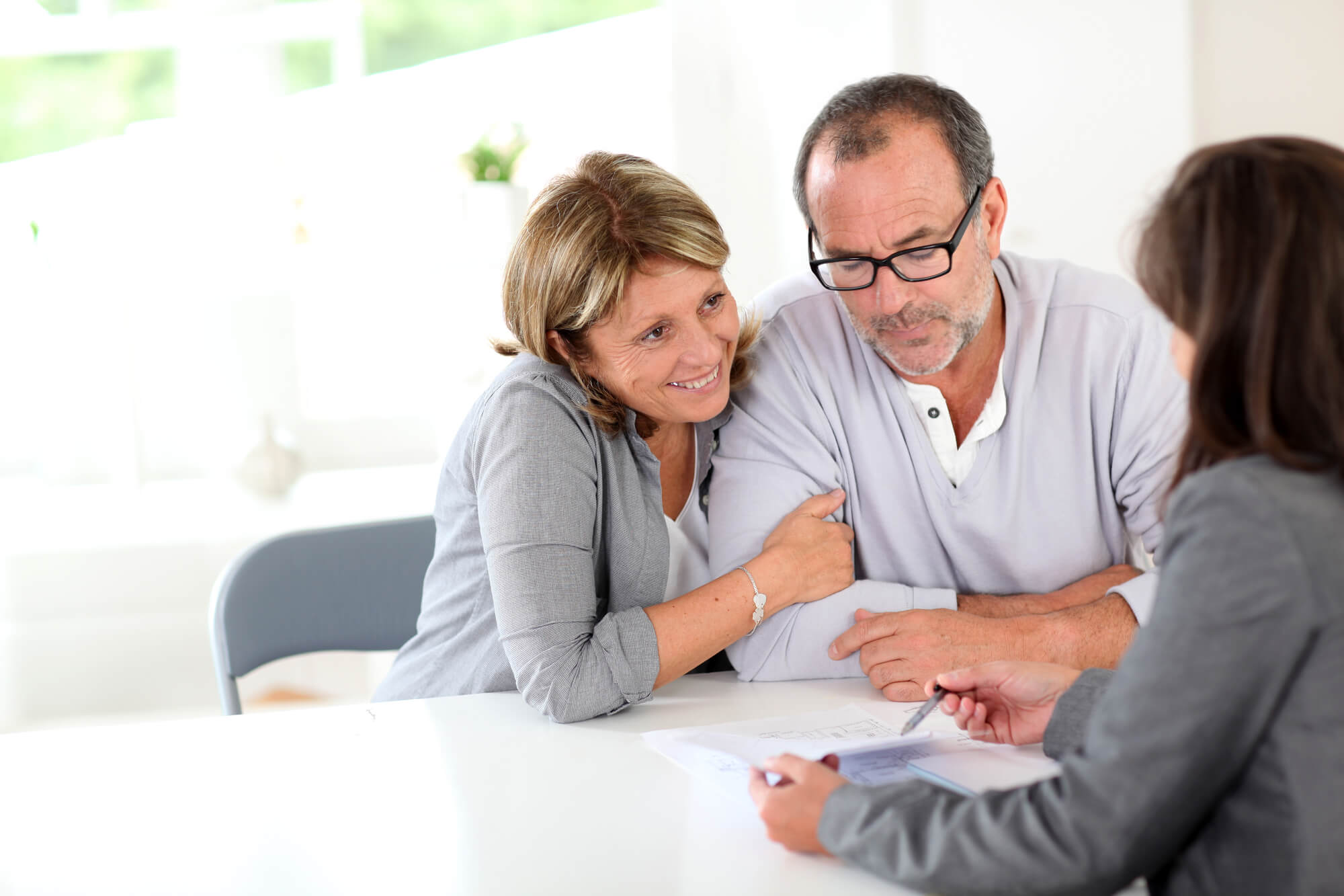 couple getting Payday Loan Debt Assistance