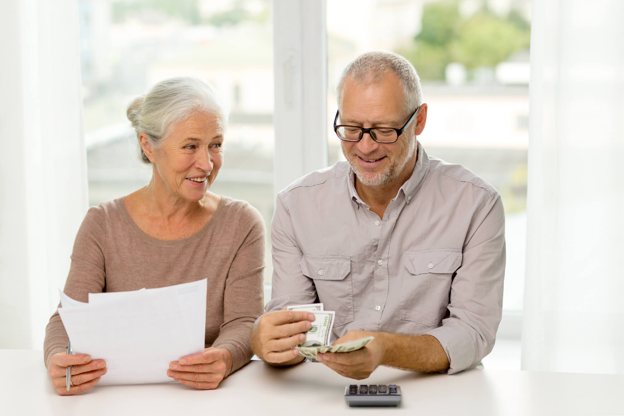 older couple satisfied with Payday Loan Debt Consolidation